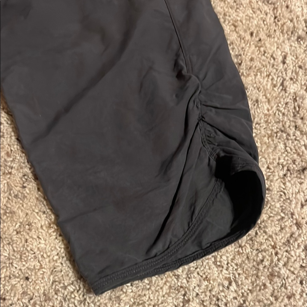 Gray Capri Pants with Ruching and Moisture-Wicking Fabric - Picture 3 of 4